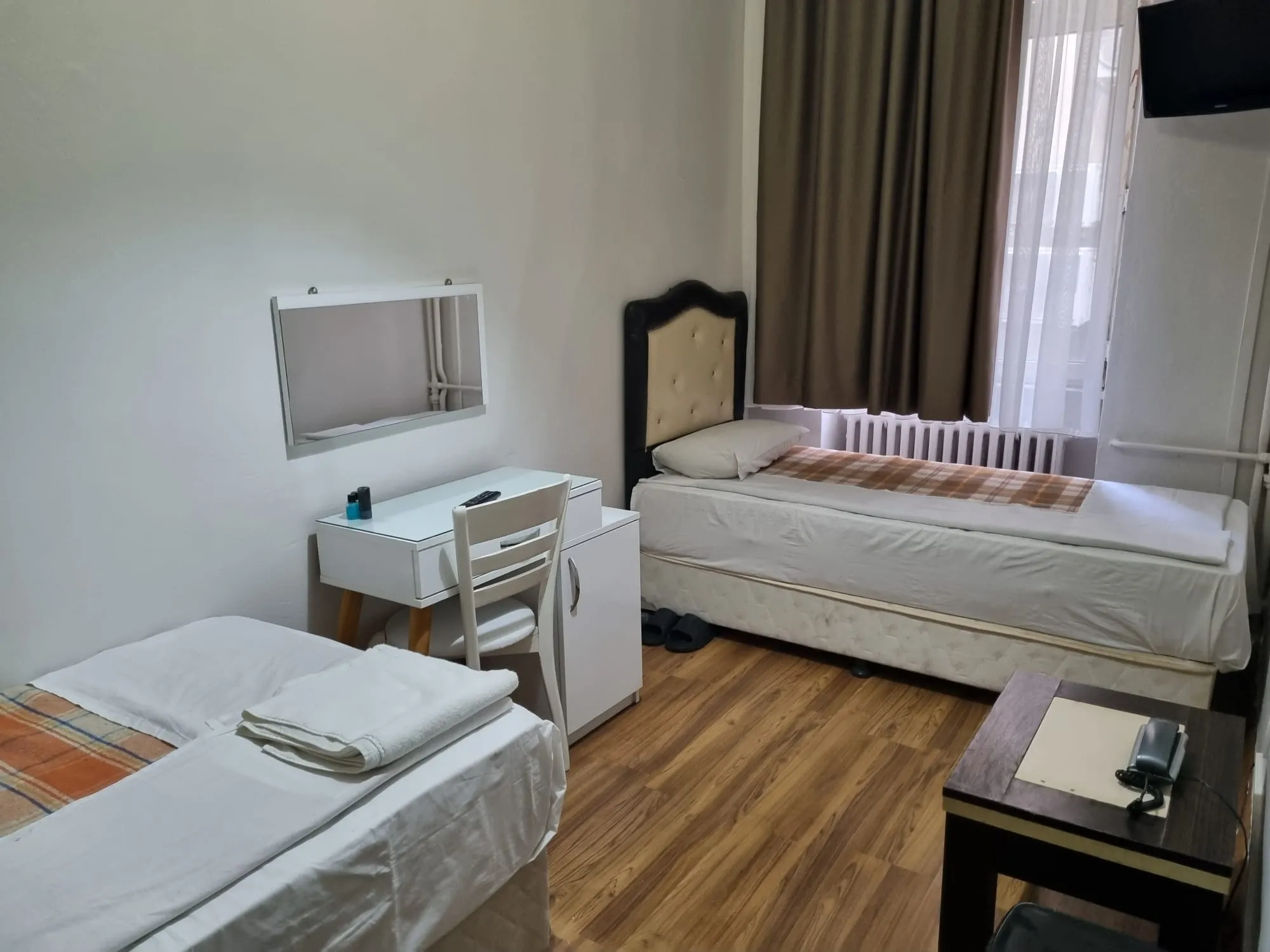 Double room (shared bathroom)